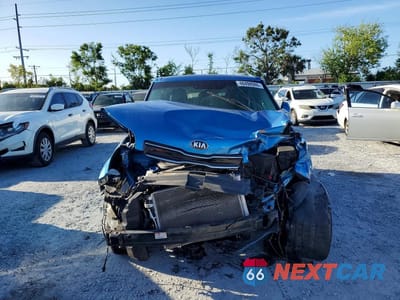 Piąte zdjęcie samochodu w środku: 2019 KIA SOUL + VIN:KNDJP3A56K7668083 - miniatura