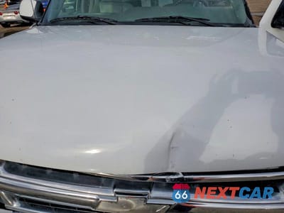 Zdjęcie 11 z 12 samochodu: 2005 CHEVROLET SUBURBAN C1500 VIN:1GNEC16Z65R152383 - miniatura
