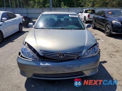 Piąte zdjęcie samochodu w środku: 2005 TOYOTA CAMRY LE VIN:4T1BE30K35U587903 - miniatura