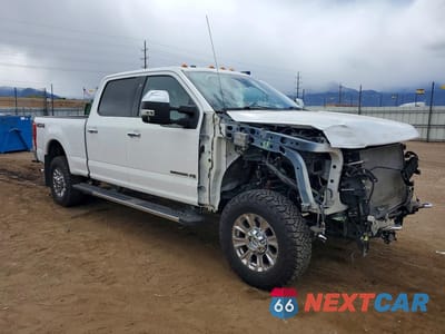 Czwarte zdjęcie samochodu z boku: 2018 FORD F350 SUPER DUTY VIN:1FT8W3BT7JEB65722 - miniatura