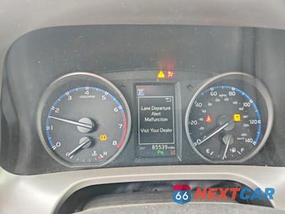 Zdjęcie 9 z 14 samochodu: 2017 TOYOTA RAV4 XLE VIN:JTMWFREV2HJ722206 - miniatura