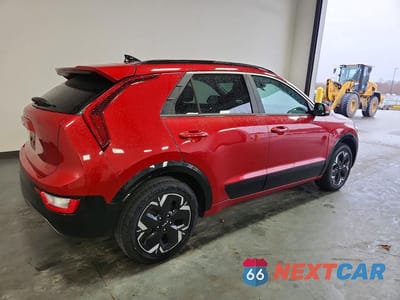 Trzecie zdjęcie samochodu z tyłu: 2023 KIA NIRO EV WIND VIN:KNDCR3L14P5072700 - miniatura