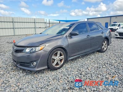 2013 TOYOTA CAMRY SE 4T1BF1FK2DU676983 - główne zdjęcie licytacji z USA - miniatura