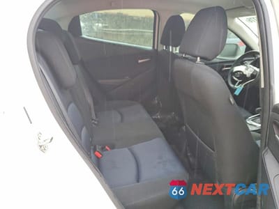 Zdjęcie 10 z 13 samochodu: 2019 TOYOTA YARIS LE VIN:3MYDLBYV2KY519498 - miniatura