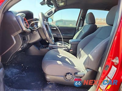 Zdjęcie 7 z 12 samochodu: 2018 TOYOTA TACOMA TRD SPORT VIN:3TMAZ5CN3JM066247 - miniatura