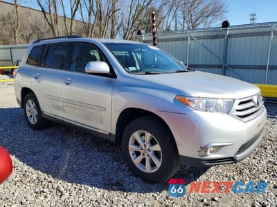 Czwarte zdjęcie samochodu z boku: 2011 TOYOTA HIGHLANDER SE VIN:5TDBK3EH2BS088813 - miniatura