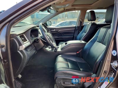 Zdjęcie 7 z 14 samochodu: 2019 TOYOTA HIGHLANDER SE VIN:5TDJZRFH0KS727540 - miniatura