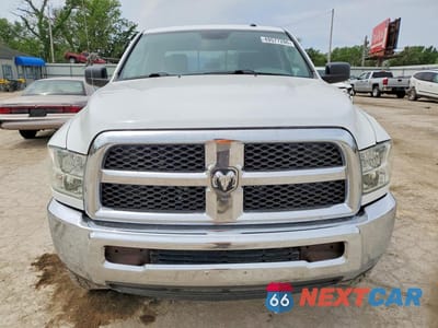 Piąte zdjęcie samochodu w środku: 2016 RAM 2500 SLT VIN:3C6TR5DT9GG166325 - miniatura