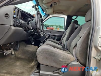 Zdjęcie 7 z 13 samochodu: 2005 CHEVROLET SILVERADO C1500 VIN:2GCEC13T151332694 - miniatura