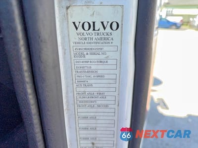 Zdjęcie 10 z 10 samochodu: 2014 VOLVO VN VNL VIN:4V4NC9EH2EN152537 - miniatura