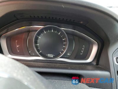 Zdjęcie 9 z 14 samochodu: 2017 VOLVO XC60 T5 DYNAMIC VIN:YV440MRR3H2066629 - miniatura
