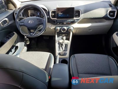 Zdjęcie 8 z 11 samochodu: 2022 HYUNDAI VENUE LIMITED VIN:KMHRC8A35NU141048 - miniatura