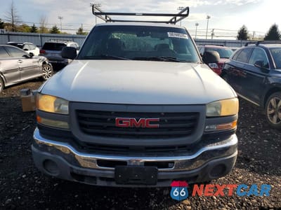 Piąte zdjęcie samochodu w środku: 2005 GMC SIERRA C2500 HEAVY DUTY VIN:1GTHC29U85E257865 - miniatura