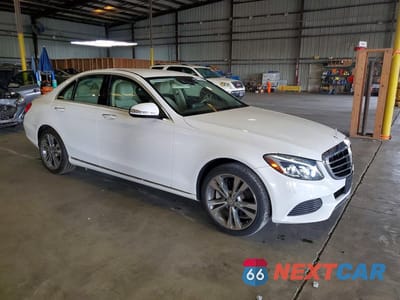 Czwarte zdjęcie samochodu z boku: 2015 MERCEDES-BENZ C 300 VIN:55SWF4JB7FU056168 - miniatura