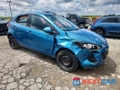 Czwarte zdjęcie samochodu z boku: 2012 MAZDA MAZDA2 VIN:JM1DE1KY8C0135615 - miniatura