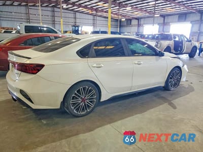 Trzecie zdjęcie samochodu z tyłu: 2023 KIA FORTE GT VIN:3KPF44AC2PE511967 - miniatura