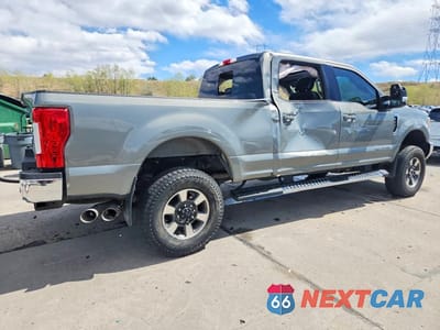 Trzecie zdjęcie samochodu z tyłu: 2019 FORD F350 SUPER DUTY VIN:1FT8W3BT0KED97256 - miniatura