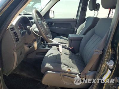 Zdjęcie 7 z 13 samochodu: 2011 JEEP LIBERTY SPORT VIN:1J4PN2GK4BW535801 - miniatura
