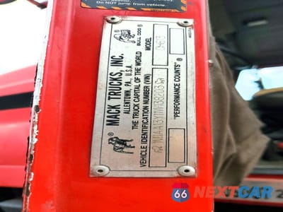 Zdjęcie 10 z 10 samochodu: 2001 MACK 600 CH600 VIN:1M1AA13Y11W138203 - miniatura