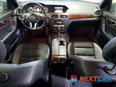 Zdjęcie 8 z 12 samochodu: 2013 MERCEDES-BENZ C 300 4MATIC VIN:WDDGF8AB7DA812977 - miniatura