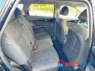 Zdjęcie 6 z 10 samochodu: 2019 KIA SORENTO L VIN:5XYPG4A30KG584522 - miniatura