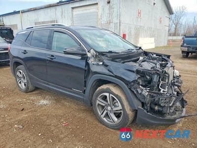 Czwarte zdjęcie samochodu z boku: 2021 GMC TERRAIN SLT VIN:3GKALVEV6ML301477 - miniatura
