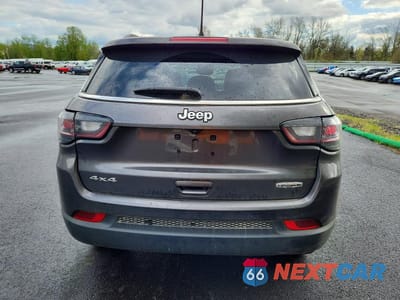 Zdjęcie 6 z 12 samochodu: 2022 JEEP COMPASS LATITUDE LUX VIN:3C4NJDFBXNT169715 - miniatura