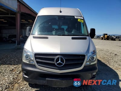 Piąte zdjęcie samochodu w środku: 2018 MERCEDES-BENZ SPRINTER 2500 VIN:8BRPE7CD4JE154818 - miniatura