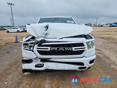 Piąte zdjęcie samochodu w środku: 2022 RAM 1500 BIG HORN VIN:1C6RRFFG2NN445099 - miniatura
