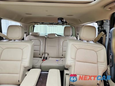 Zdjęcie 10 z 14 samochodu: 2019 LINCOLN NAVIGATOR RESERVE VIN:5LMJJ2LT9KEL11458 - miniatura