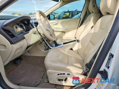 Zdjęcie 7 z 12 samochodu: 2013 VOLVO XC60 3.2 VIN:YV4952DL1D2444097 - miniatura