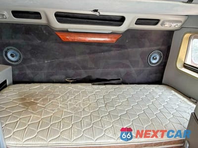 Zdjęcie 6 z 10 samochodu: 2007 VOLVO VN VNL VIN:4V4NC9KK87N466664 - miniatura