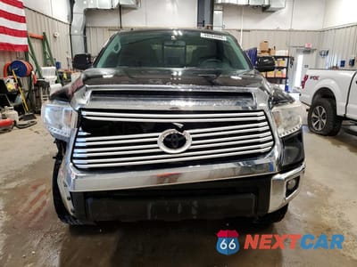 Piąte zdjęcie samochodu w środku: 2016 TOYOTA TUNDRA DOUBLE CAB LIMITED VIN:5TFBW5F11GX521363 - miniatura
