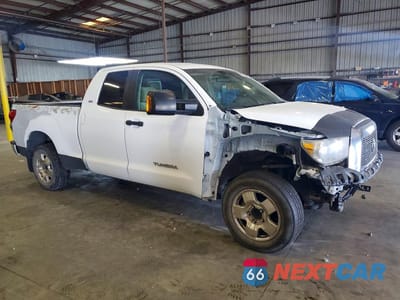Czwarte zdjęcie samochodu z boku: 2008 TOYOTA TUNDRA SR5 VIN:5TBRV54108S474427 - miniatura