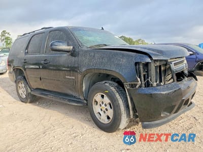 Czwarte zdjęcie samochodu z boku: 2012 CHEVROLET TAHOE K1500 LT VIN:1GNSKBE06CR102210 - miniatura