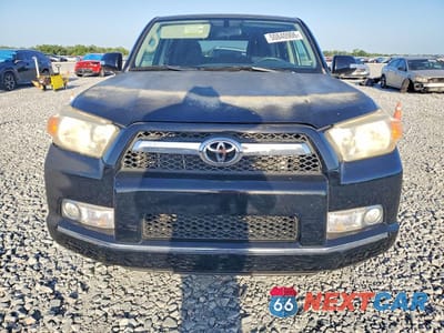 Piąte zdjęcie samochodu w środku: 2011 TOYOTA 4RUNNER SR5 VIN:JTEZU5JR8B5028068 - miniatura