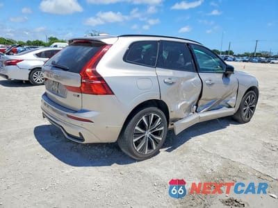 Trzecie zdjęcie samochodu z tyłu: 2024 VOLVO XC60 PLUS VIN:YV4L12RL0R1933551 - miniatura