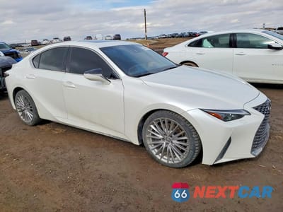 Czwarte zdjęcie samochodu z boku: 2021 LEXUS IS 300 BASE VIN:JTHD81F20M5045567 - miniatura