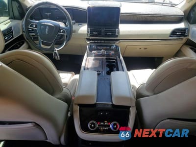 Zdjęcie 8 z 13 samochodu: 2019 LINCOLN NAVIGATOR L RESERVE VIN:5LMJJ3LT1KEL05045 - miniatura