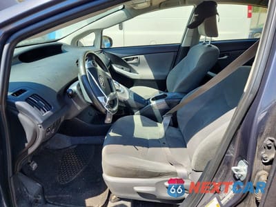 Zdjęcie 7 z 12 samochodu: 2015 TOYOTA PRIUS TWO VIN:JTDKN3DU7F0478756 - miniatura