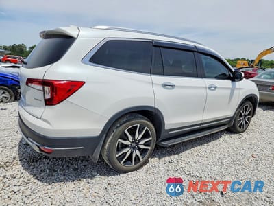Trzecie zdjęcie samochodu z tyłu: 2022 HONDA PILOT TOURING VIN:5FNYF5H61NB020077 - miniatura