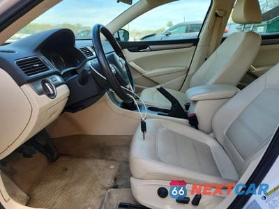 Zdjęcie 7 z 12 samochodu: 2015 VOLKSWAGEN PASSAT SE VIN:1VWBV7A38FC045476 - miniatura