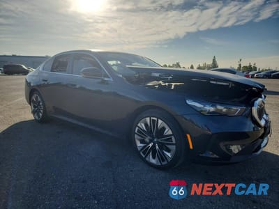 Czwarte zdjęcie samochodu z boku: 2024 BMW I5 EDRIVE 40 VIN:WBY33FK01RCR68414 - miniatura