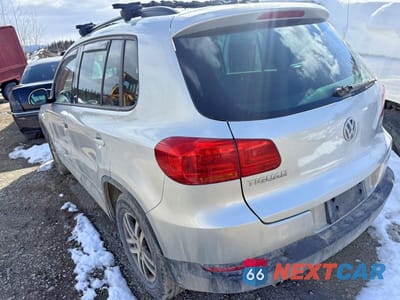 Drugie zdjęcie samochodu z przodu: 2012 VOLKSWAGEN TIGUAN VIN:WVGBV7AX5CW574007 - miniatura