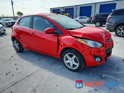 Czwarte zdjęcie samochodu z boku: 2013 MAZDA MAZDA2 VIN:JM1DE1LZ7D0163902 - miniatura