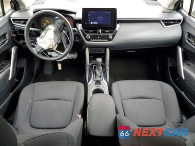 Zdjęcie 8 z 14 samochodu: 2024 TOYOTA COROLLA CROSS LE VIN:7MUCAAAG7RV096334 - miniatura