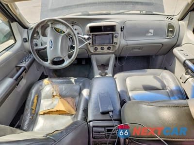 Zdjęcie 8 z 12 samochodu: 2003 FORD EXPLORER SPORT TRAC VIN:1FMDU77E63UC21546 - miniatura