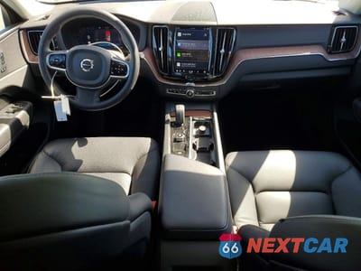 Zdjęcie 8 z 14 samochodu: 2023 VOLVO XC60 PLUS VIN:YV4L12DN3P1254900 - miniatura