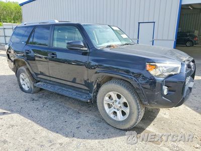 Czwarte zdjęcie samochodu z boku: 2017 TOYT 4RUNNER SR VIN:JTEBU5JRXH5457755 - miniatura