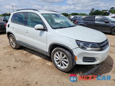 Czwarte zdjęcie samochodu z boku: 2015 VOLKSWAGEN TIGUAN S VIN:WVGAV7AX4FW604176 - miniatura